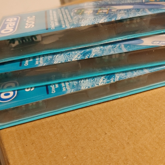 BRAND NEW! ORAL B SONIC BRUSHHEADS 3 PACKAGES - Picture 3 of 3